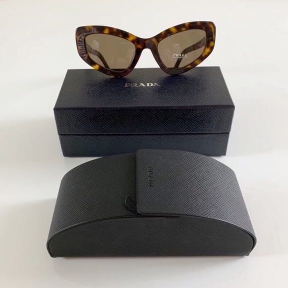 Free Prada Sunglasses, New - Picture 5 of 10